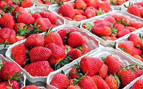 strawberries-1350482_1920_web